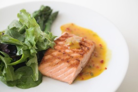 foto da receita Salmão ao molho de manteiga e ervas