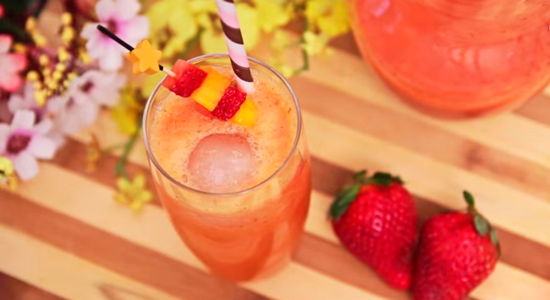 foto da receita Suco bronzeador manga,   morango e laranja